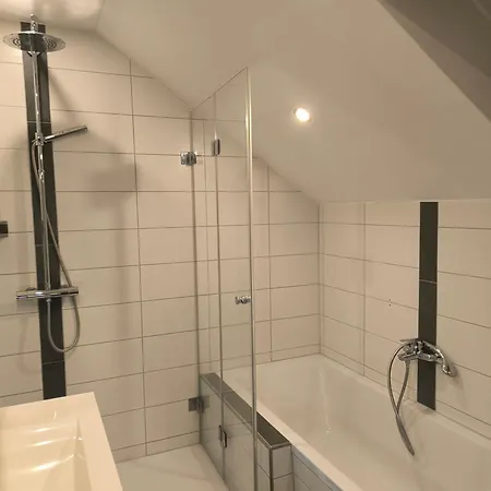 Apartmán Geraeumige Wohnung Mit Zwei Schlafzimmern Und Balkon *