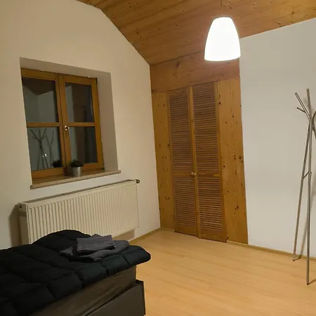Apartmán Geraeumige Wohnung Mit Zwei Schlafzimmern Und Balkon *