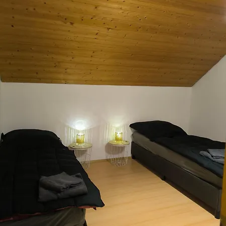 Geraeumige Mit Zwei Schlafzimmern Und Balkon * Eching (Landshut)