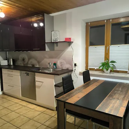 Geraeumige Mit Zwei Schlafzimmern Und Balkon Apartmán *