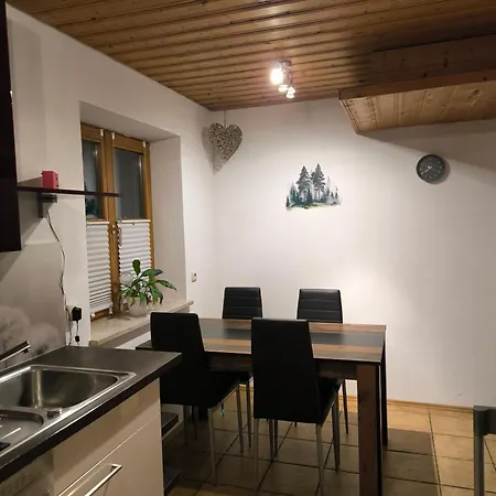 Geraeumige Mit Zwei Schlafzimmern Und Balkon Apartmán Eching (Landshut)