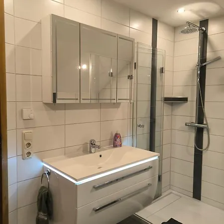 Apartmán Geraeumige Mit Zwei Schlafzimmern Und Balkon