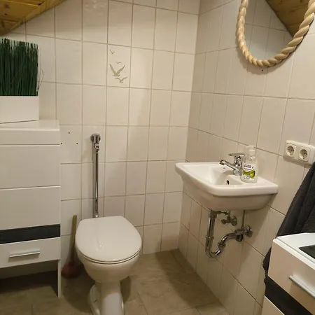 Apartmán Geraeumige Mit Zwei Schlafzimmern Und Balkon