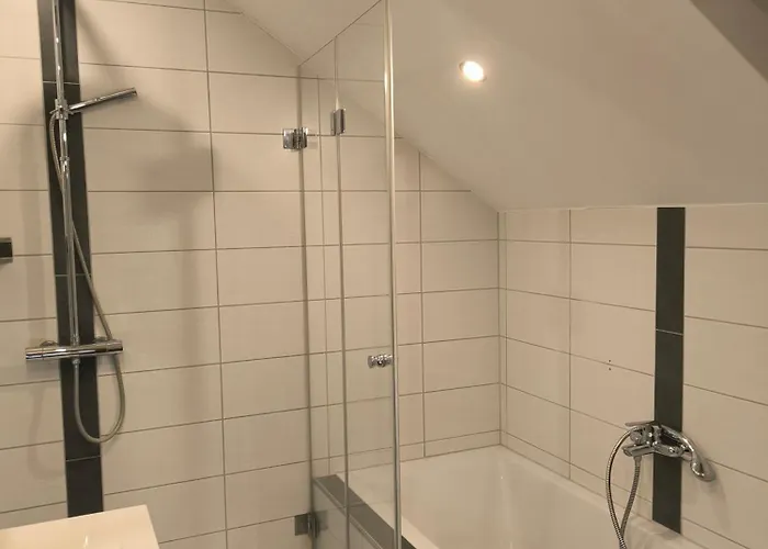 Apartmán Geraeumige Wohnung Mit Zwei Schlafzimmern Und Balkon *